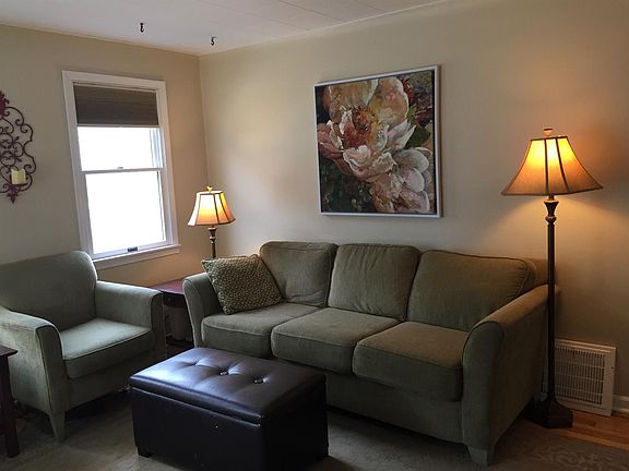 3rd image of 815 Charles St
