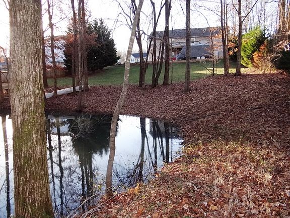 4th image of 3301 Claybrook Dr