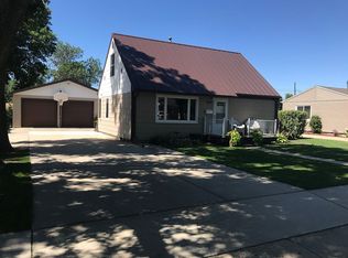 1909 7th St NW, Minot, ND 58703