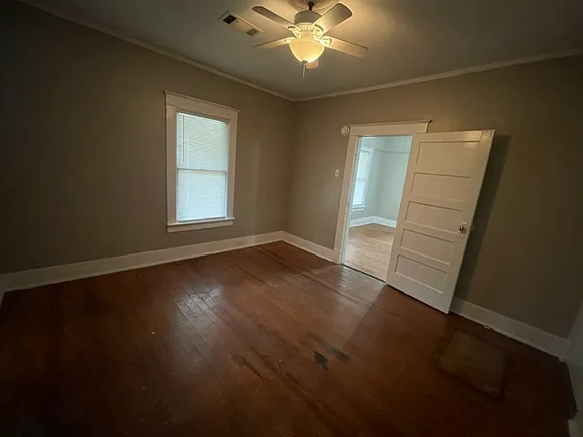 3652 Faxon Ave — Photo 5