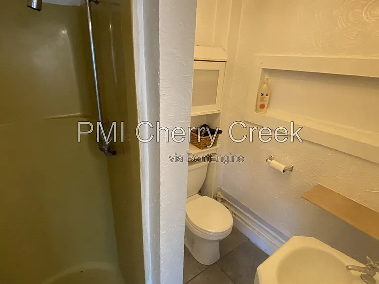 1726 N Franklin St #B — Photo 6
