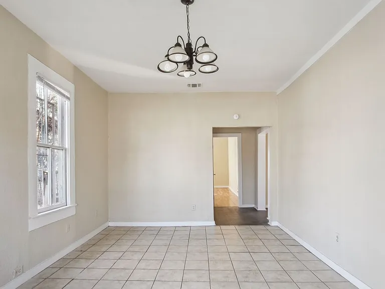 1518 Burnet St — Photo 5