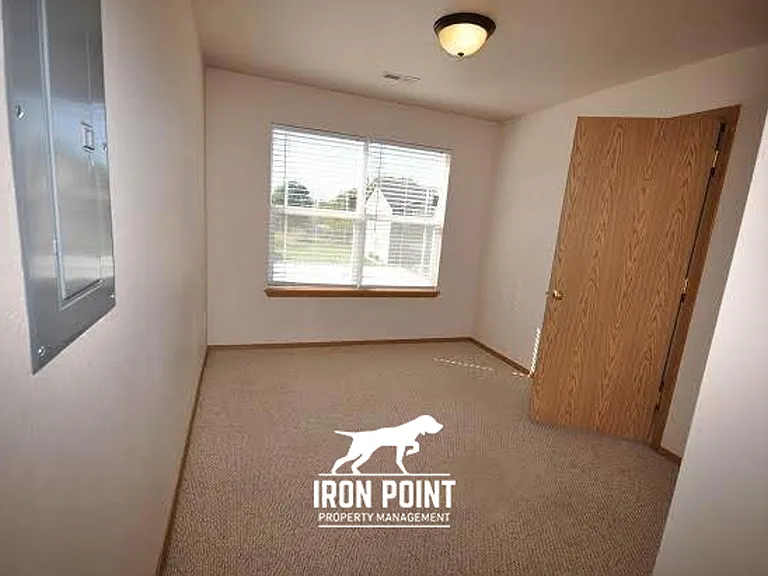 2107 E Whispering Willow Ln — Photo 15
