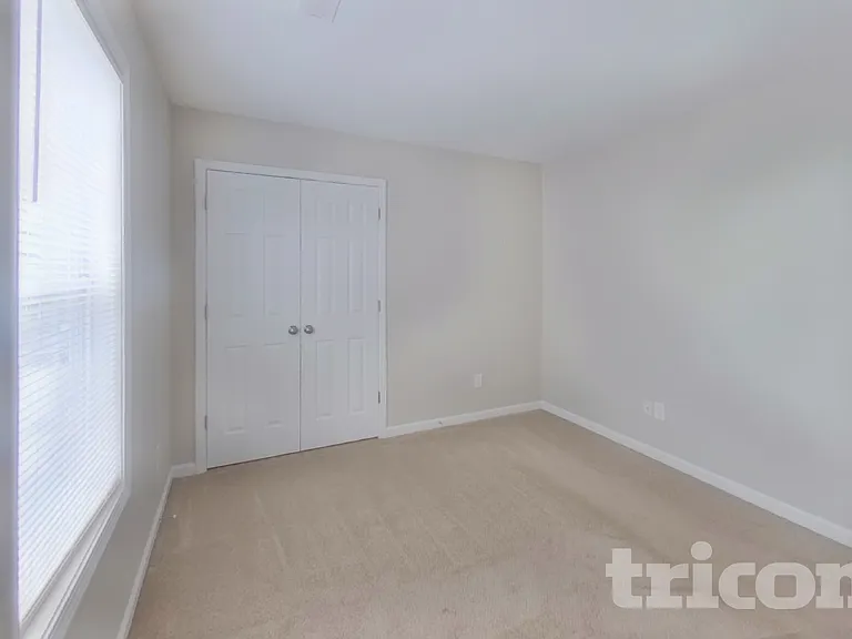 4504 Valendra Dr — Photo 12