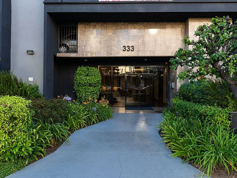 Kingsley Tower Apartments — Photo 16