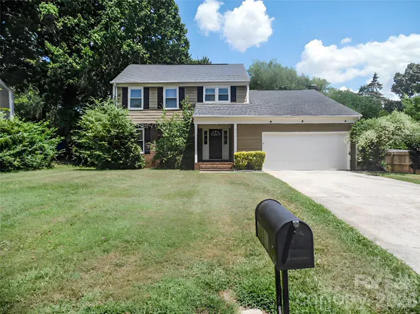 6311 Coach Hill Ln, Charlotte, NC 28212