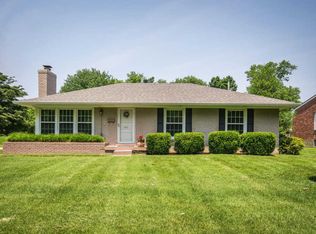 6913 Greenlawn Rd, Graymoor Devondale, KY 40222