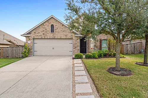 2923 Bluffstone Dr Photo 1