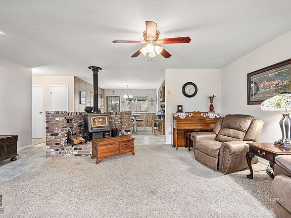 5th image of 3816 Indian Rock Rd