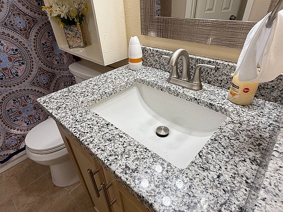 4th image of 120 Delmar St APT 105