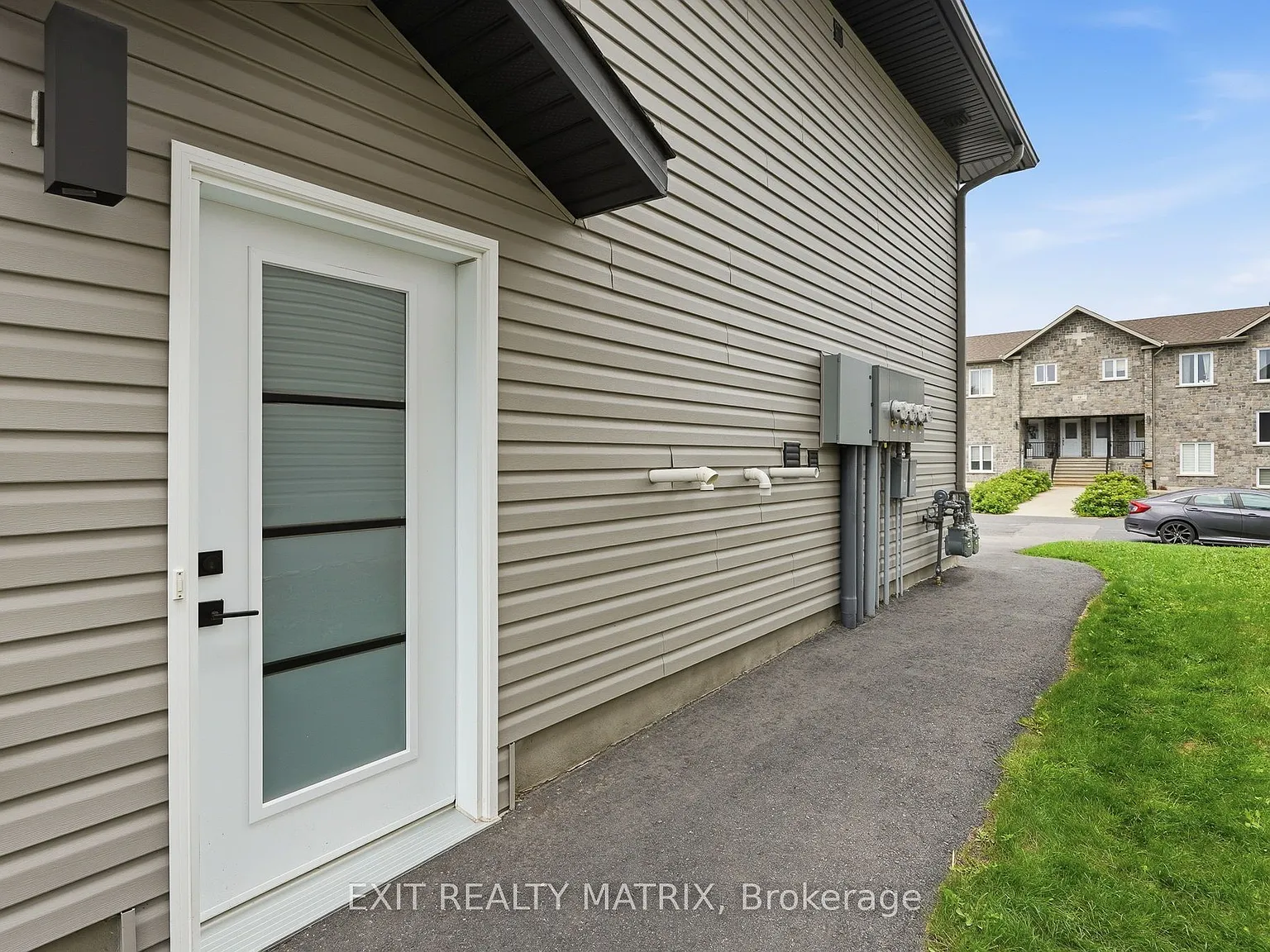 3 bed, $1,950 — Photo 3