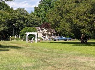 487 Mount Calvary Rd, Clarkton, NC 28433