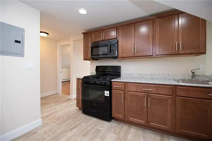 652 Dyer Ave #2 — Photo 1