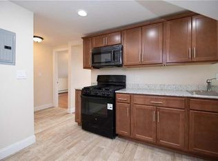 652 Dyer Ave FLOOR 2, Cranston, RI 02920