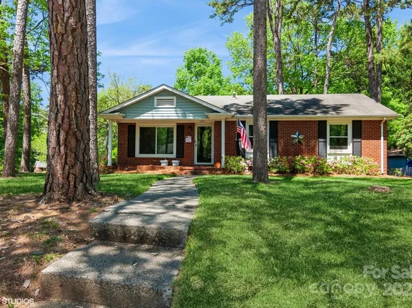 1501 Briarfield Dr, Charlotte, NC 28205