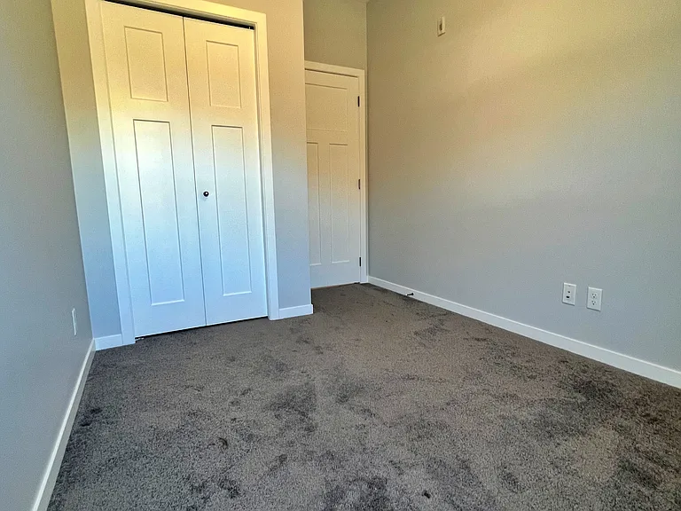 213 Mountain St — Photo 10