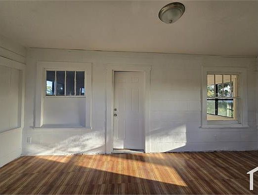 5th image of 3112 6th Ave S