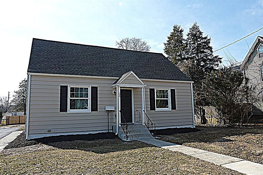 1st image of 102 E Green St