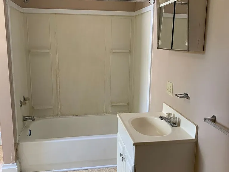 1336 Lynn St — Photo 13