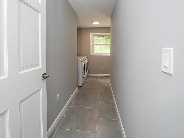 1117 Red Fox Rd — Photo 23