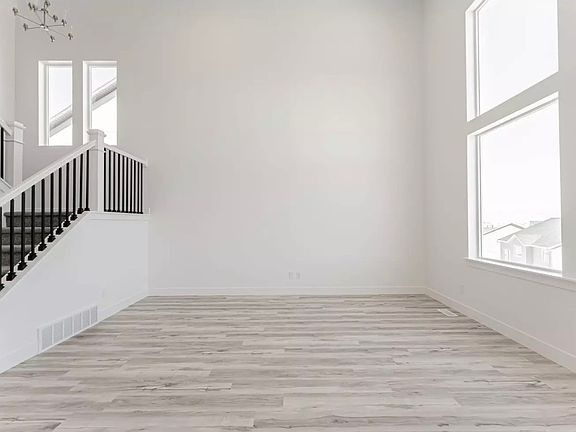 4th image of 714 N Boseman Way