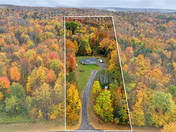 3rd image of 123 Center Rd