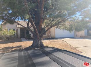 2619 W Windhaven Dr, Rialto, CA 92377