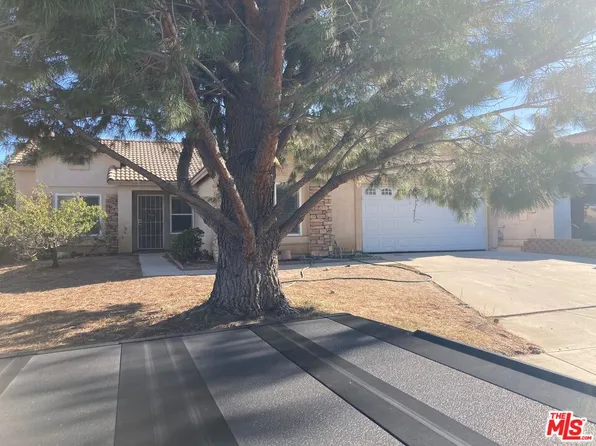 2619 W Windhaven Dr, Rialto, CA 92377