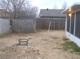 819 Michael St, Centerton, AR 72719