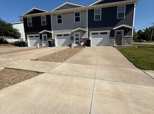 900 Eisenhower Rd #A, Hiawatha, IA 52233