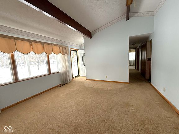 3rd image of 3076 Davis Dr