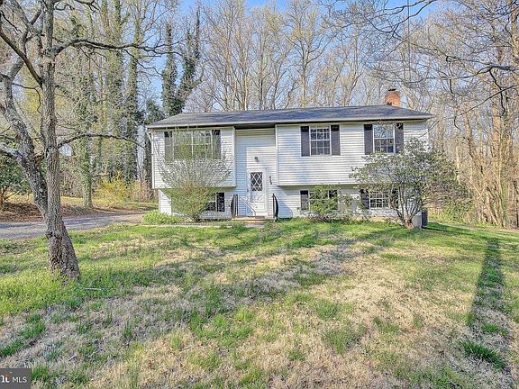 2nd image of 5140 Rosemary Dr