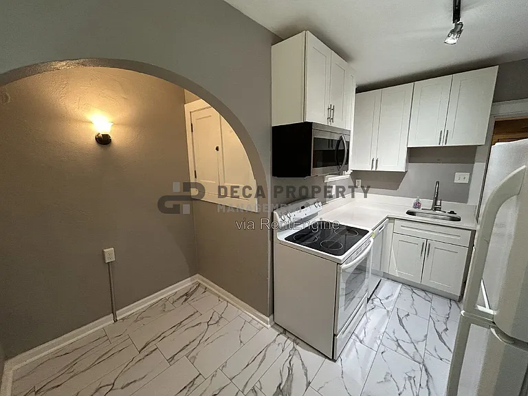 6822 Waldemar Ave #B — Photo 7