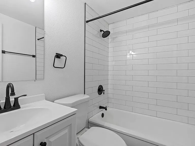 3523 S Cherokee St — Photo 33