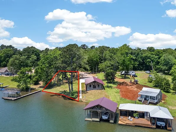 2432 Lake Park Ln, Jacksonville, TX 75766