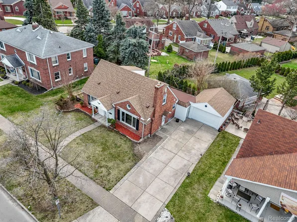 18294 Outer Dr, Dearborn, MI 48128