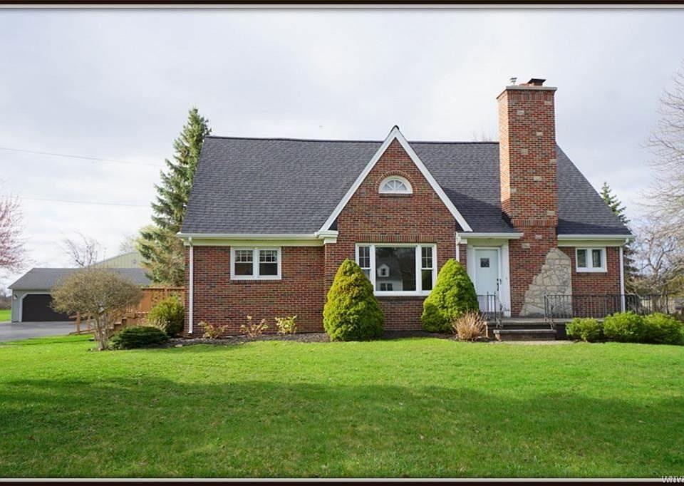 1st image of 221 Pleasant View Dr