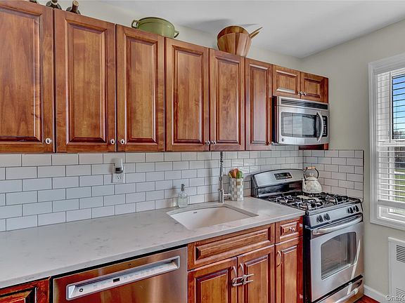 3rd image of 251-21 71st Road #44A
