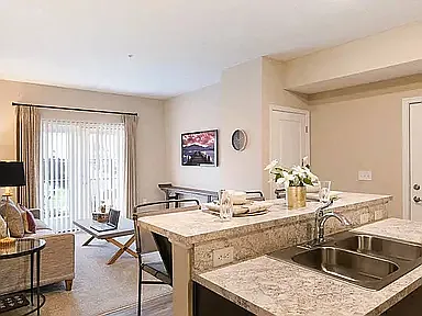 Residence at Cook's Pointe — Photo 11