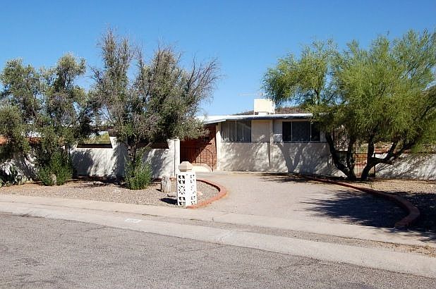 1st image of 2035 W Calle Del Reposo