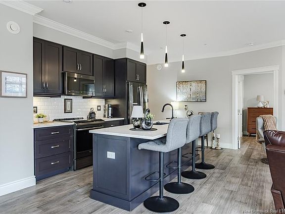 3rd image of 52 Hampton Rd #205