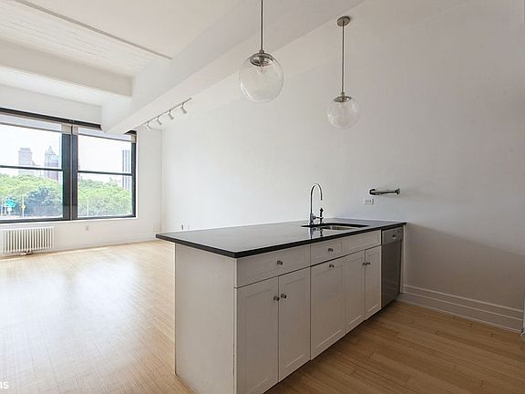 5th image of 70 Washington St APT 7E