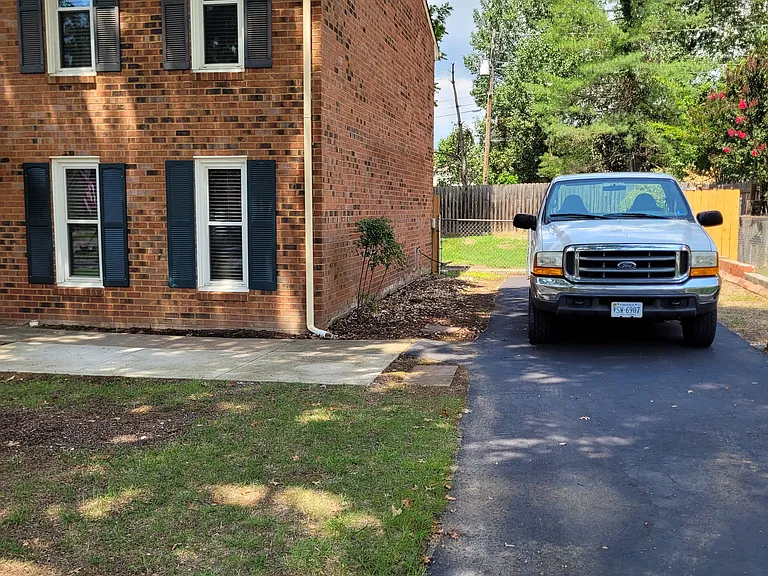 5310 Century Dr — Photo 10