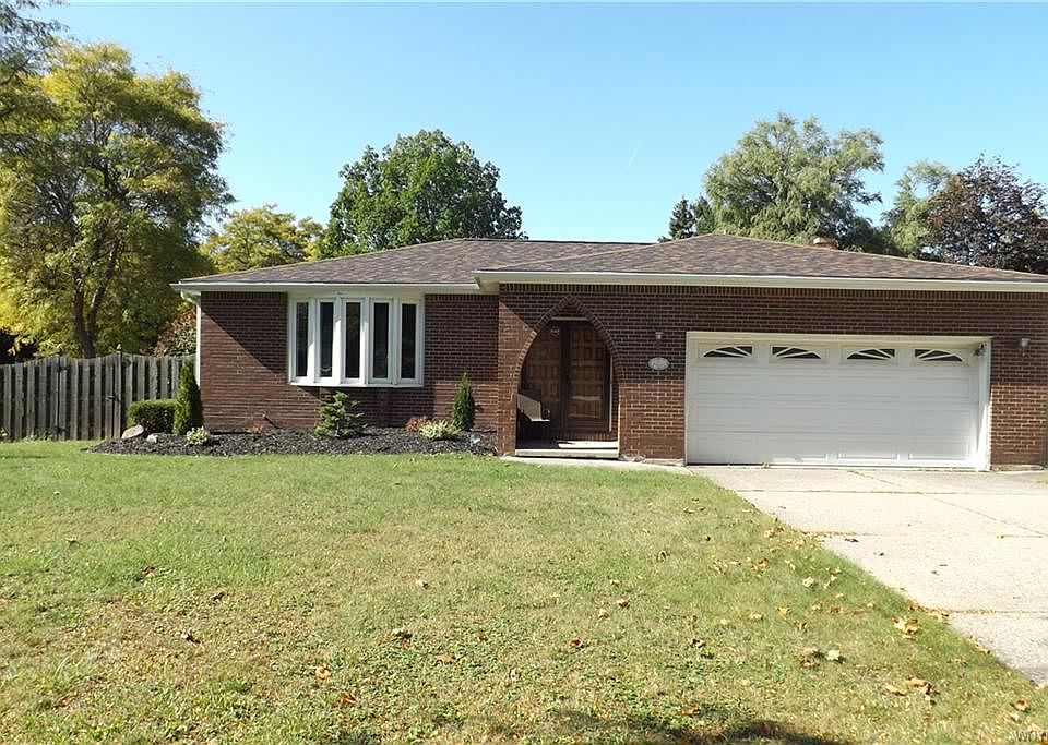 1st image of 5 Montbleu Ct