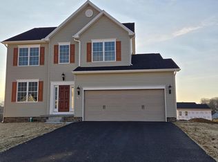 102 Stonewicke Dr, Hanover, PA 17331