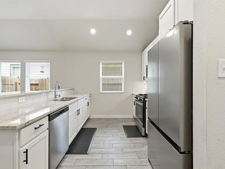 2742 Oakleaf Ash Ln — Photo 11