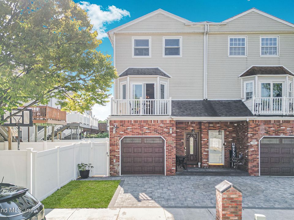 1st image of 168 Cotter Ave