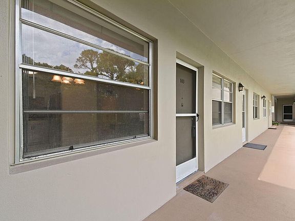 3rd image of 10 Lake Vista Trl APT 103
