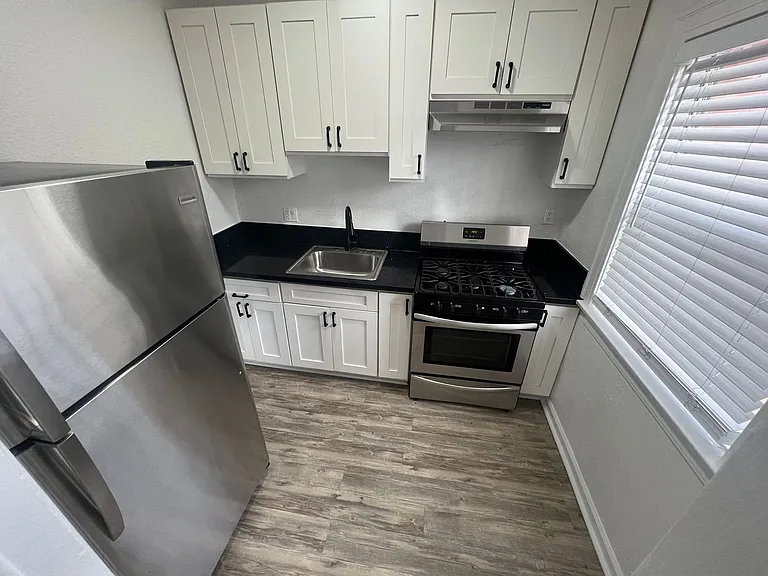 Wilton Way Apartments — Photo 18
