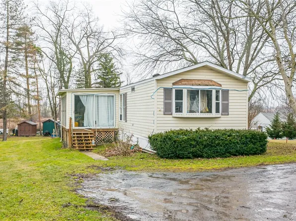 678 Waterloo Geneva Rd, Waterloo, NY 13165